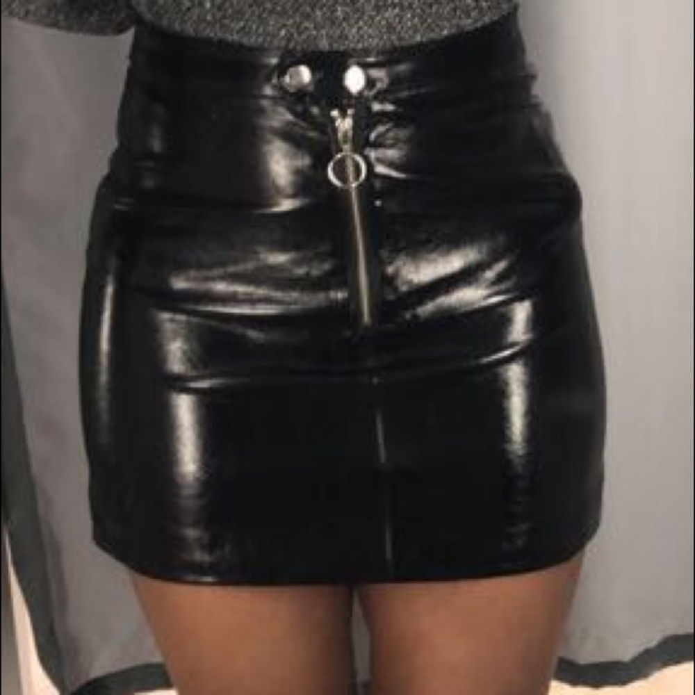 Leather skirt